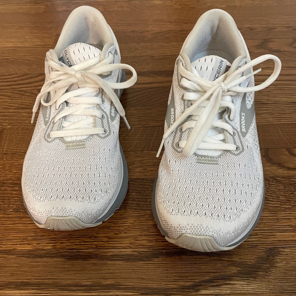 Brooks grey running Sneaker